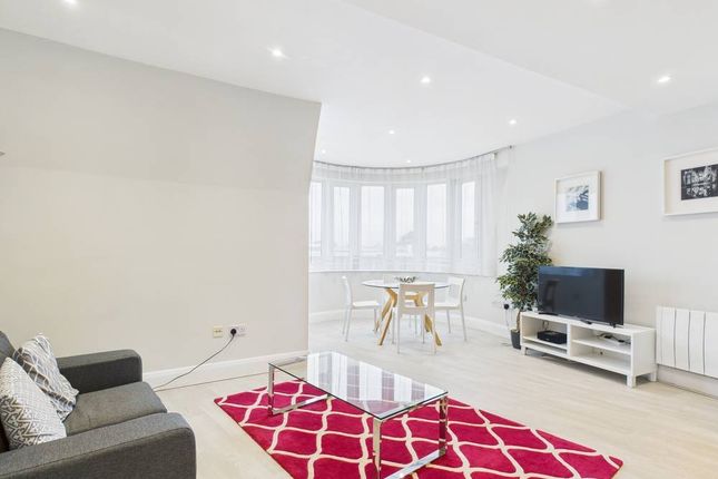 26,, Thames Edge Court, Staines-Upon-Thames photo 4