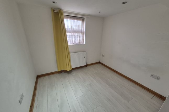 201, Hampton Road, Ilford photo 2