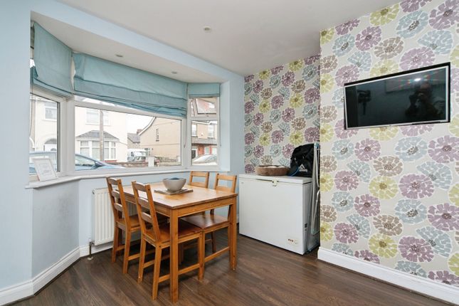 21, Ronald Avenue, Conwy photo 3