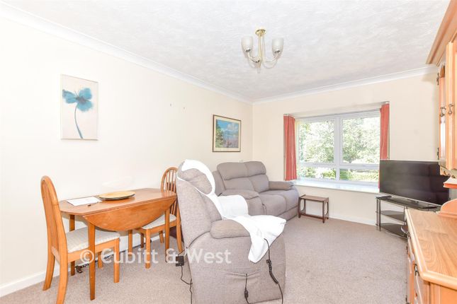 Avalon Court, Horndean Road, Emsworth photo 2
