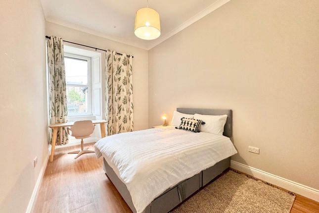Flat to rent in Fortrose Street, Partick, Glasgow