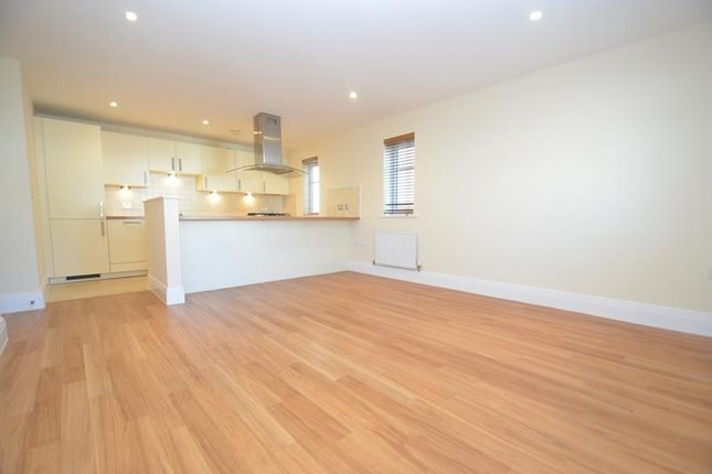 Viewpoint Court, Pinner photo 2