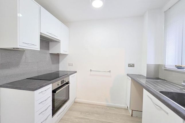1 The Poplars, 4 Devonshire Road, Hatch End photo 4