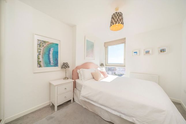 108 Argento Tower, Mapleton Road, London photo 4