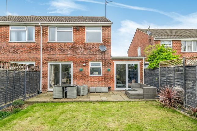 9, Oaklands, Bugbrooke Northampton photo 3