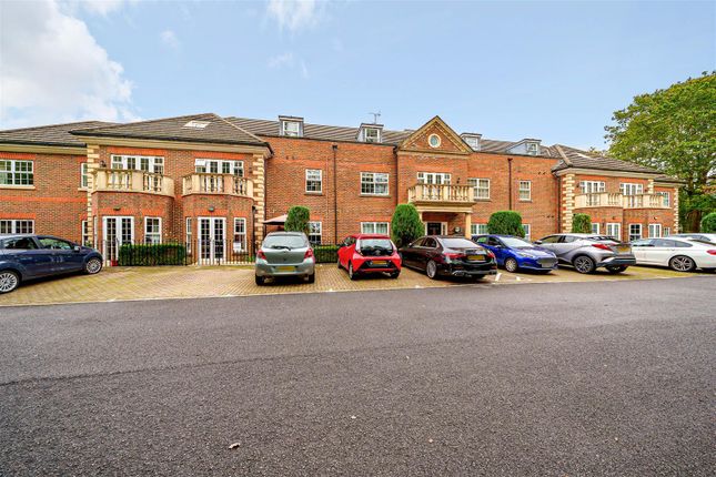 Thumbnail Flat for sale in Wellesley Court, Dukes Ride, Crowthorne, Berkshire