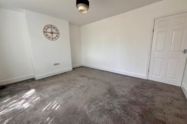 482, Chesterfield photo 3