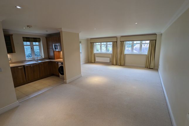 Flat for sale in Mark Way, Godalming