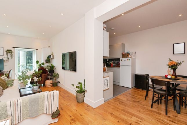 47 Lavenir, Opladen Way, Bracknell photo 3