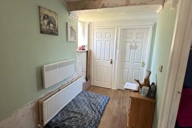 42, REDFIELD COURT, THATCHAM photo 2