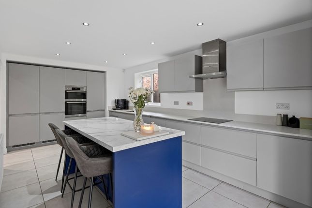 106, Highclove Lane, Salford photo 4