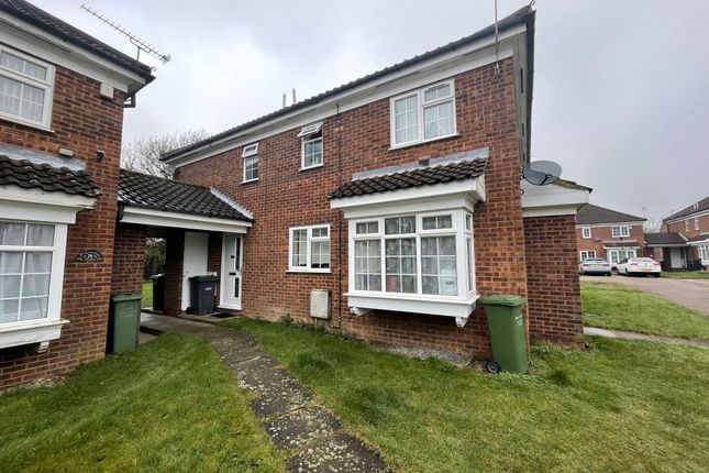 Terraced house to rent in Milverton Green, Luton