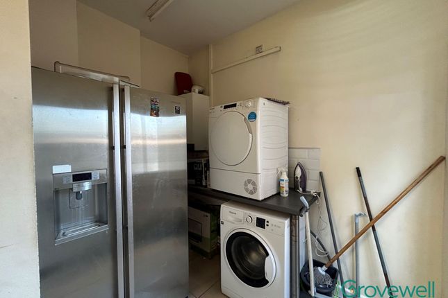 Room 2, 61 Grimshaw Lane, Manchester photo 4