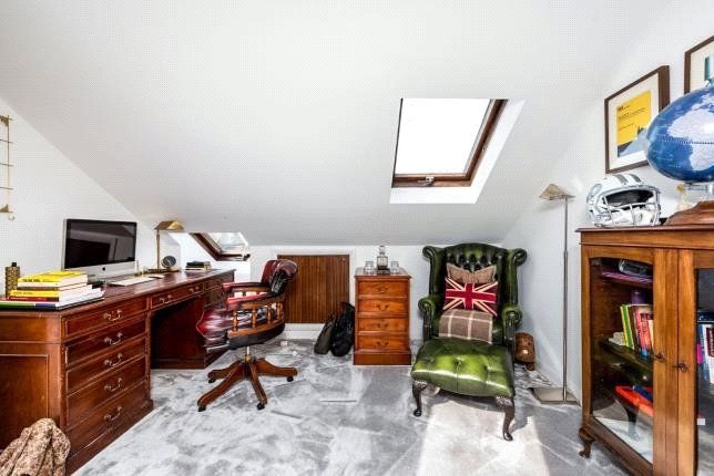 48, Havering Road, Romford photo 5