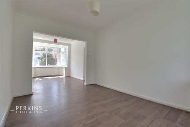 End terrace house for sale in Hillside Road, Southall