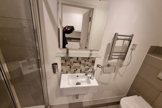 Flat 9 Clayford House, Hampden Road, London photo 3