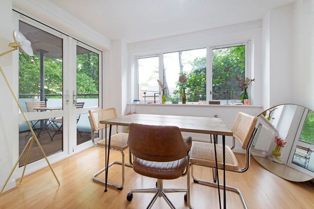 Flat 7, Babik Court, 132, Shacklewell Lane, London photo 3