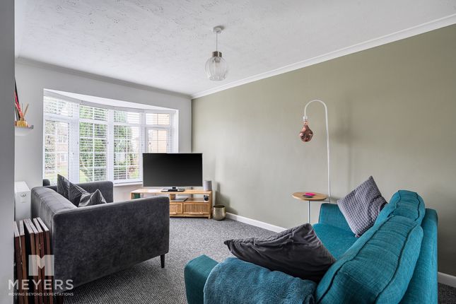 71, Warren Walk, Ferndown photo 2