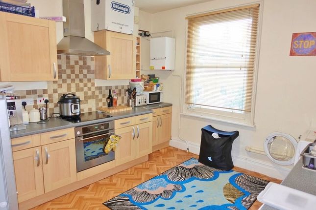 5a Rous Road (top flat), Newmarket photo 2