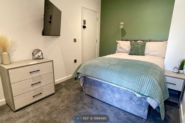 Thumbnail Room to rent in Laburnum Grove, Portsmouth