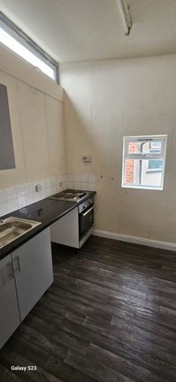 Flat to rent in Hawthorne Avenue, Shirebrook, Mansfield