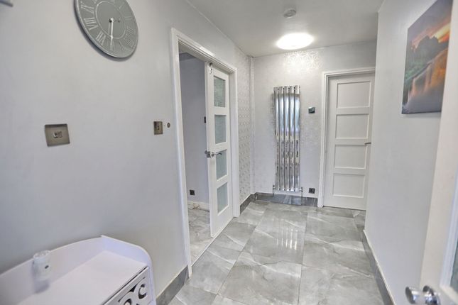 79 Prestwich Hills, Manchester photo 4