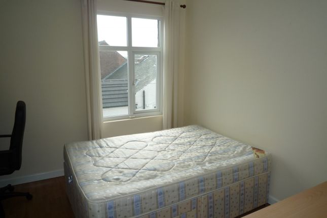 Flat to rent in High Road, Beeston