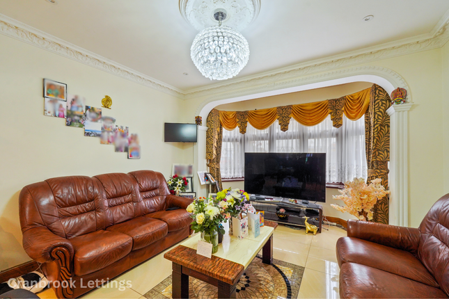 89, Springfield Drive, Ilford photo 2