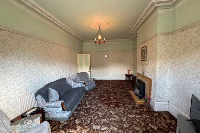 32 Newbould Lane, Sheffield photo 4