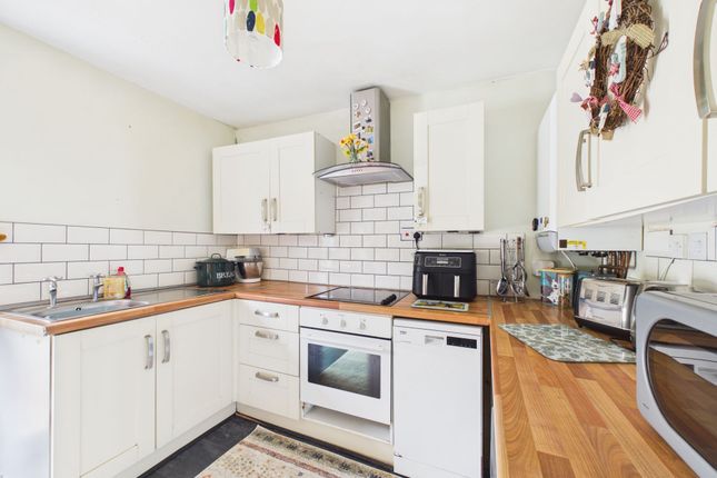 22 Trelawney Gardens, Liskeard photo 4
