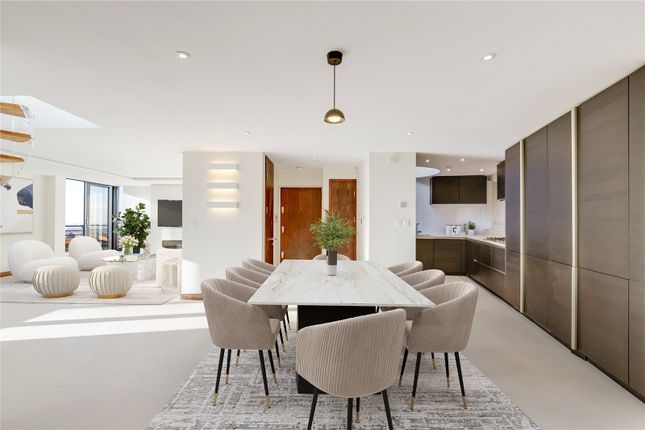 Flat 19, St. Regis Heights, Firecrest Drive, London photo 3