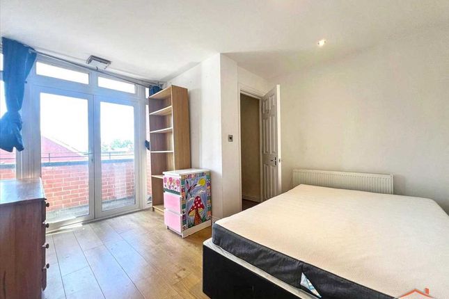 Flat 3, 40, Ashford Road, Cricklewood photo 3