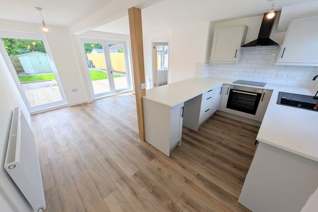 3, Cardigan Close, Cwmbran photo 3