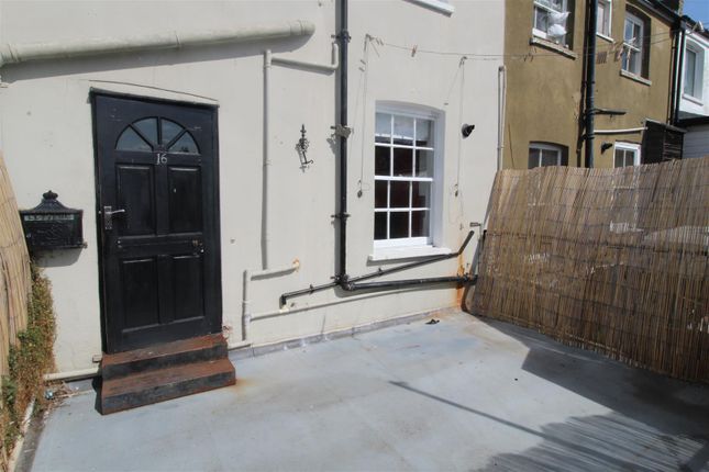 Flat 16, Broadway, Sheerness photo 2
