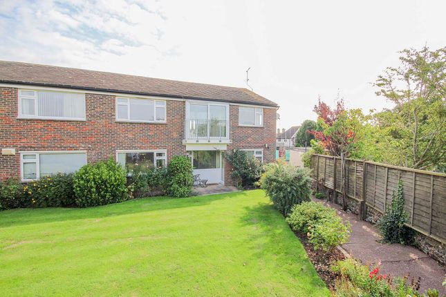 8 Forbon Court, Littlehampton photo 3
