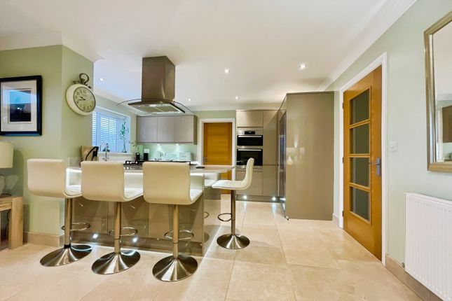 10, Acorn Drive, Lincoln photo 3