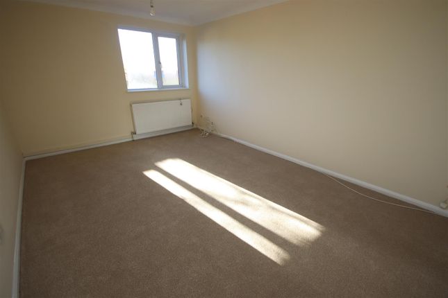 2, Weavern Court, Chippenham photo 3