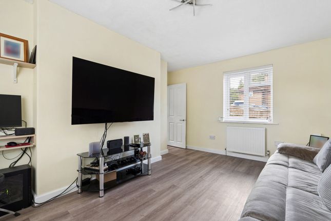 23, Brookfield Road, Wooburn Green photo 3