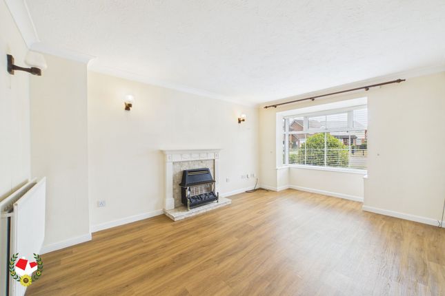 2 Woodgate Close, Gloucester photo 2
