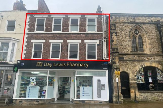 Retail premises to let in Trinity Church Square, Richmond