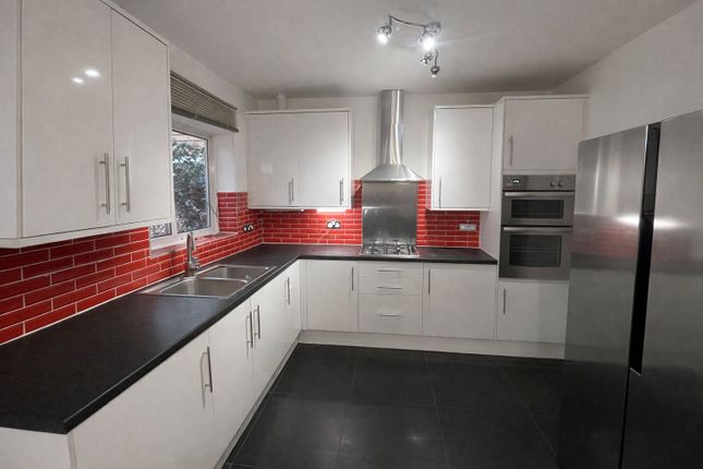 54, St Leonards Gardens, Greater London photo 4
