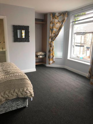 Room 4, 114 Park Grove., Hull photo 4