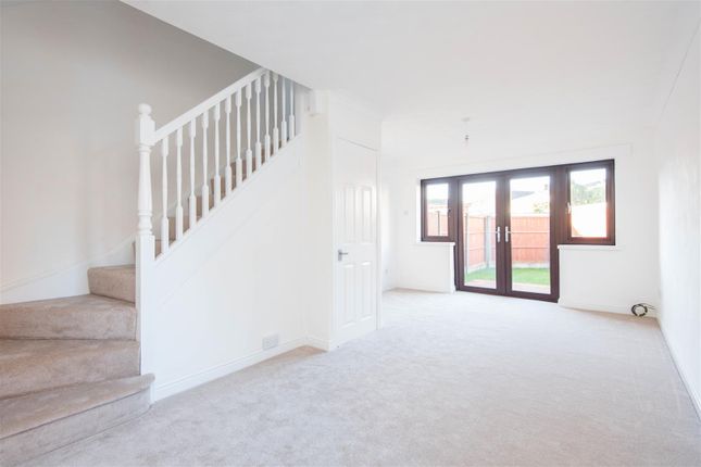 8, Mosslands, Leyland photo 3