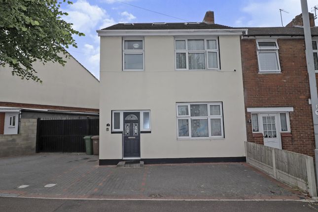 Thumbnail Semi-detached house for sale in Brooms Road, Luton
