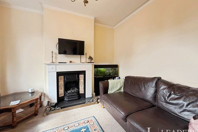 Room 4, 37, Mill Road, Essex photo 5