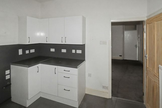 35 Mona Street, Huddersfield photo 5