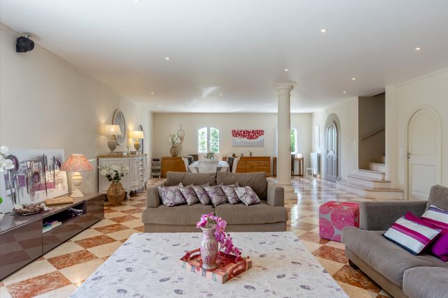 Property for sale in Buisson, Vaucluse, Provence-Alpes-Côte d`Azur, France