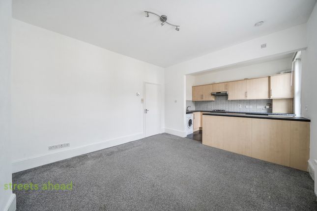 Flat 3, 13, Farquharson Road, Croydon photo 2