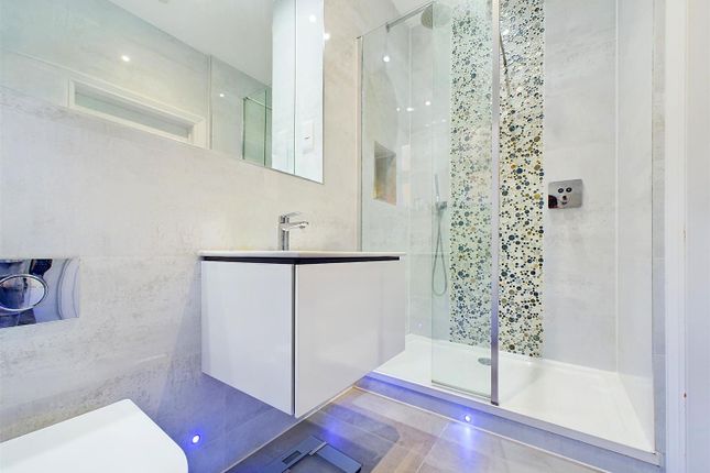 Ensuite.Jpg