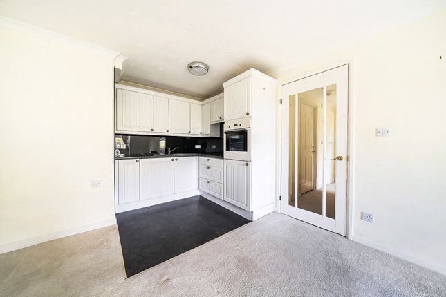 65, Westley Court, Kidderminster photo 2
